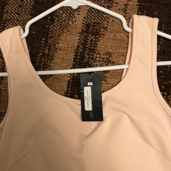 Boutique midi form fitting dress - Picture 4 of 5